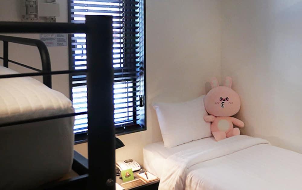Jongro Makers X Pretty Hotel Seoul Exterior photo